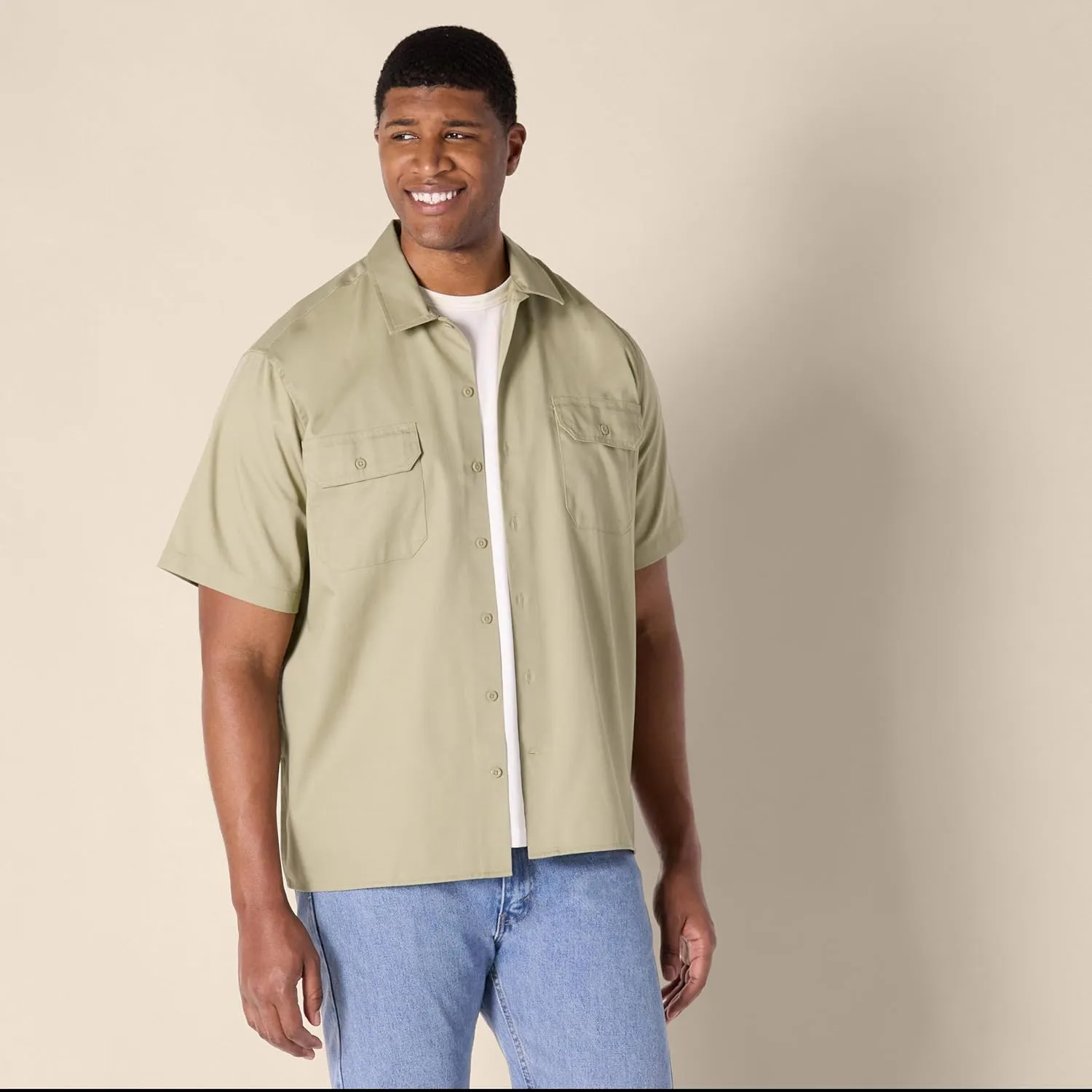Amazon Essentials Button Up Shirt for Men, Short-Sleeve, Stain and Wrinkle-Resistant