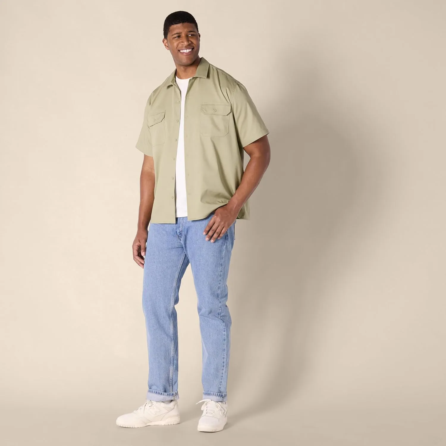Amazon Essentials Button Up Shirt for Men, Short-Sleeve, Stain and Wrinkle-Resistant