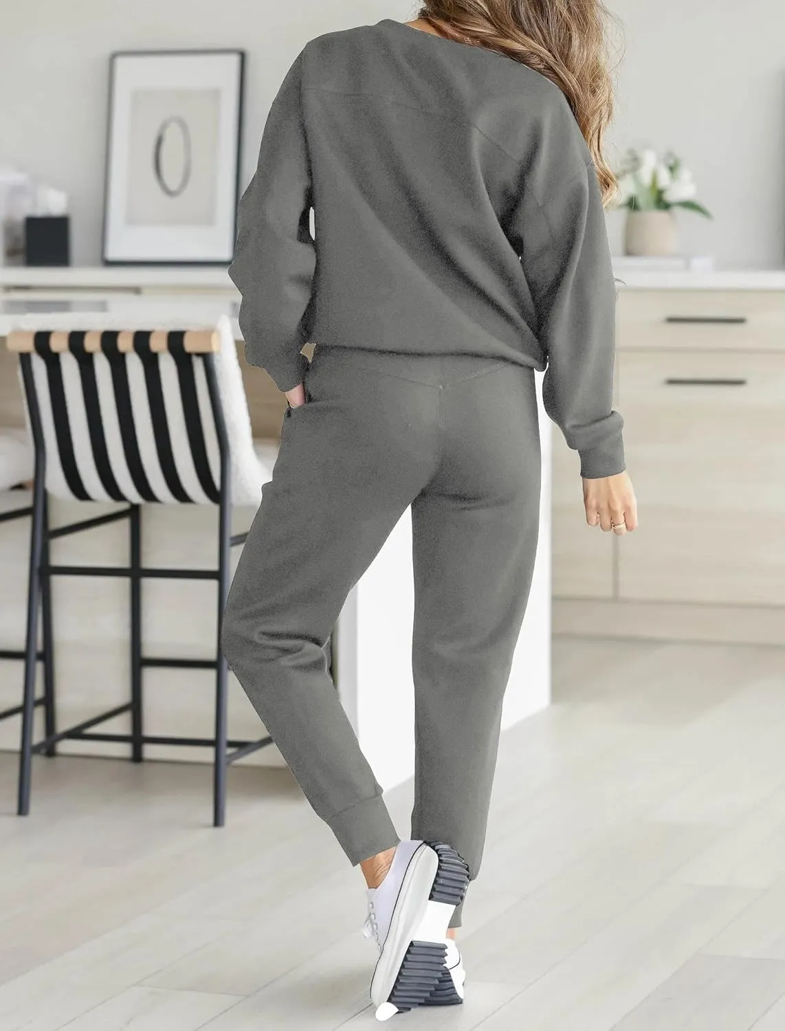 HBQ Sweatsuits For Women Sets 2 Piece Outfits Crewneck Sweatshirts Pullover Tops And Jogger Pants Tracksuits Lounge Set