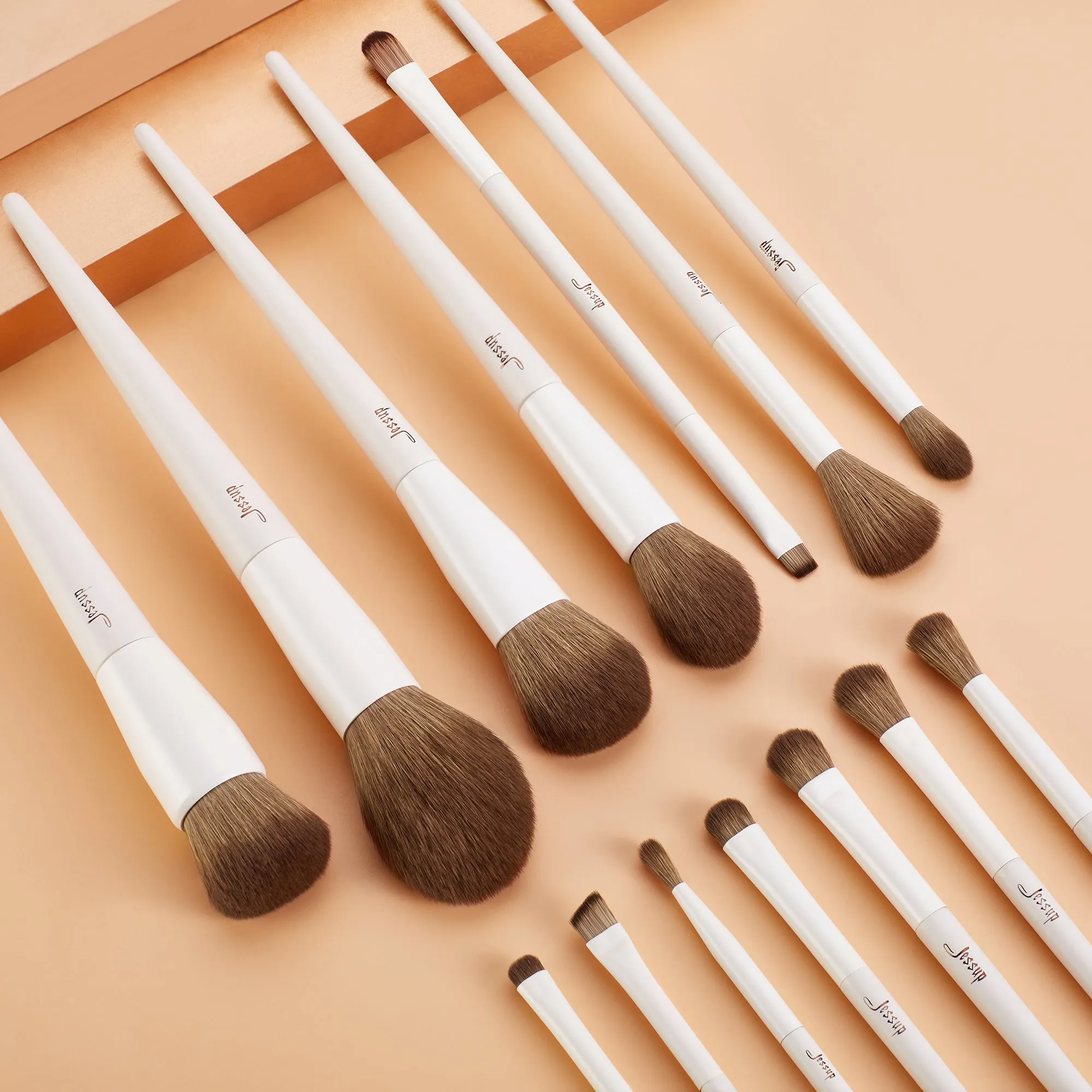 Luxury Light Gray Comprehensive Eye and Face Brush Set 14pcs T329